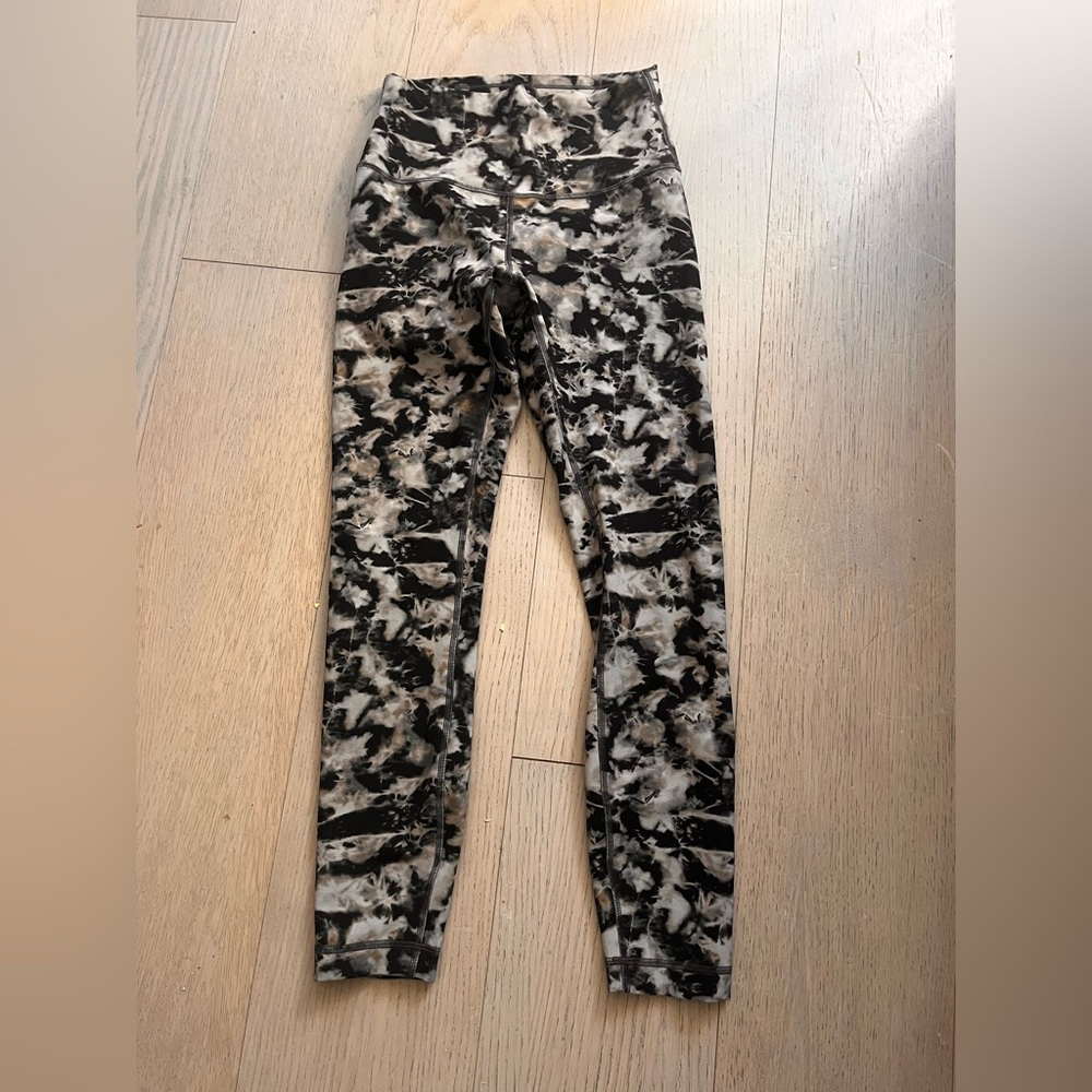 Lululemon Wunder Train Leggings 25”  - Size 6